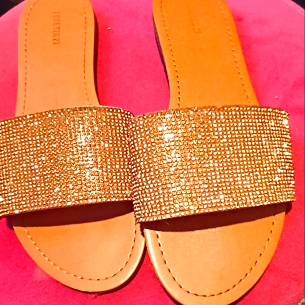 Forever 21 sandals bling bling🩴 rhinestone sparkles ✨️